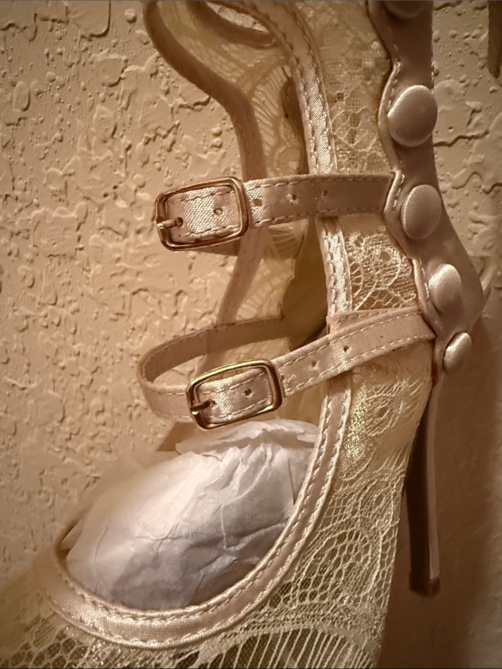 Women's Lace Peep-Toe Platform Heels in Ivory with Ankle Strap- Size 5.5 - Picture 4 of 7